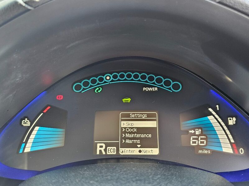 NISSAN LEAF