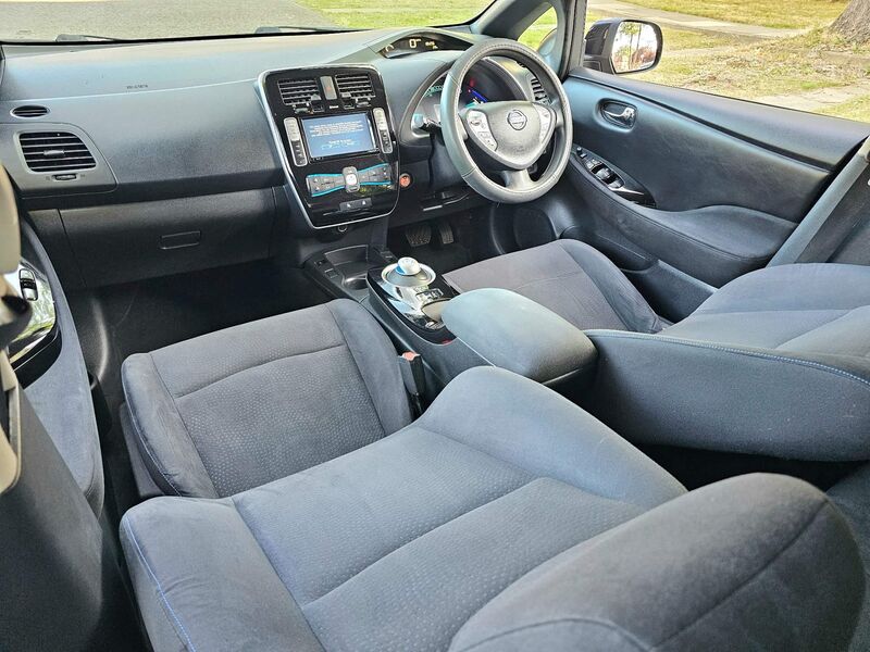 NISSAN LEAF