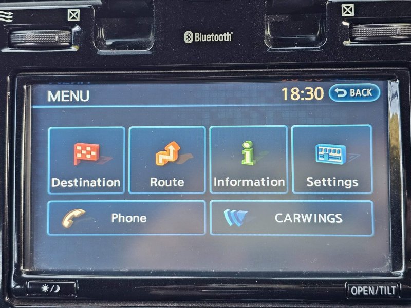 NISSAN LEAF