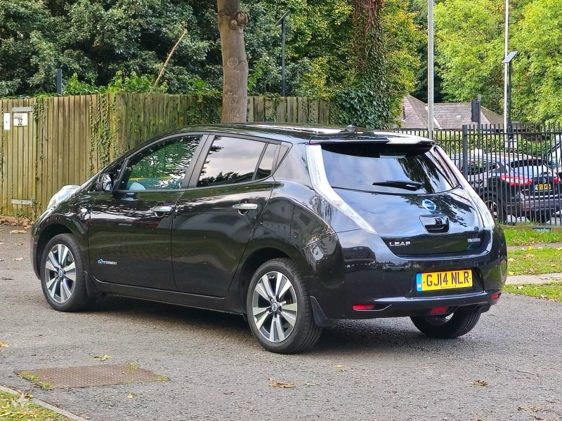NISSAN LEAF