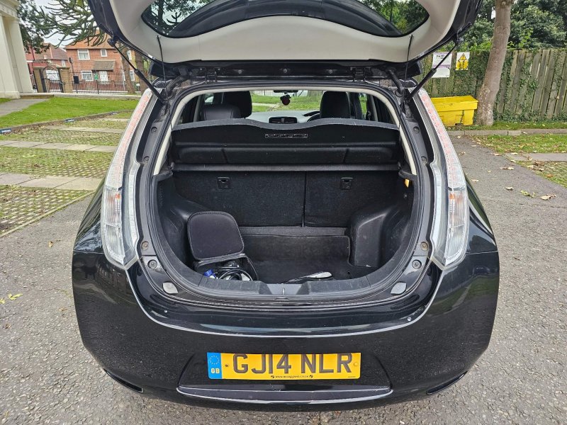 NISSAN LEAF