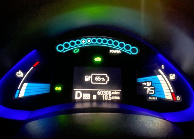 NISSAN LEAF