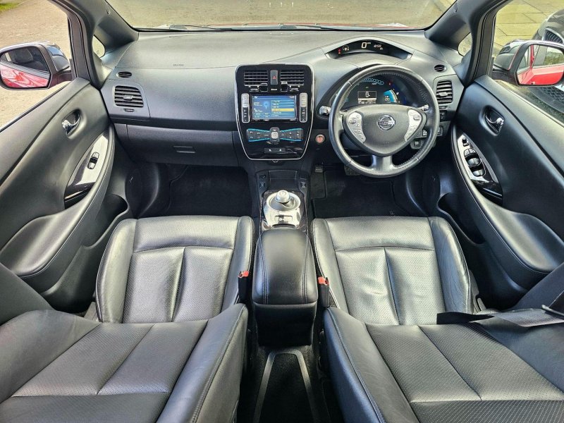NISSAN LEAF