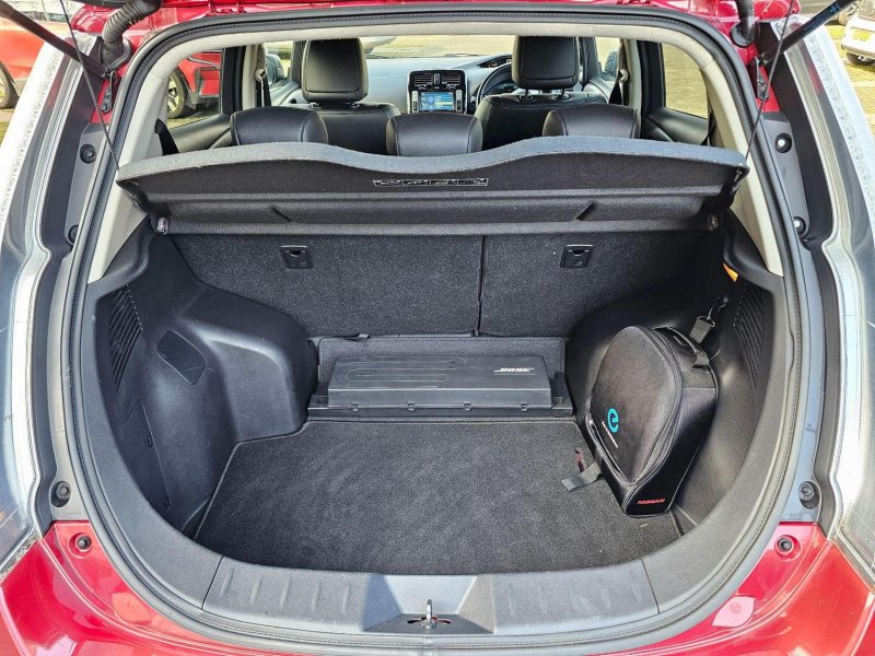 NISSAN LEAF
