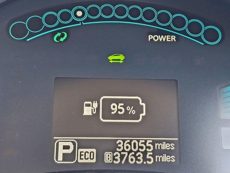 NISSAN LEAF