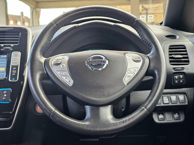NISSAN LEAF