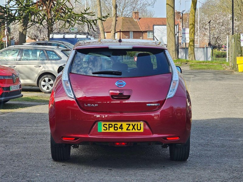 NISSAN LEAF