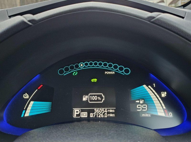 NISSAN LEAF