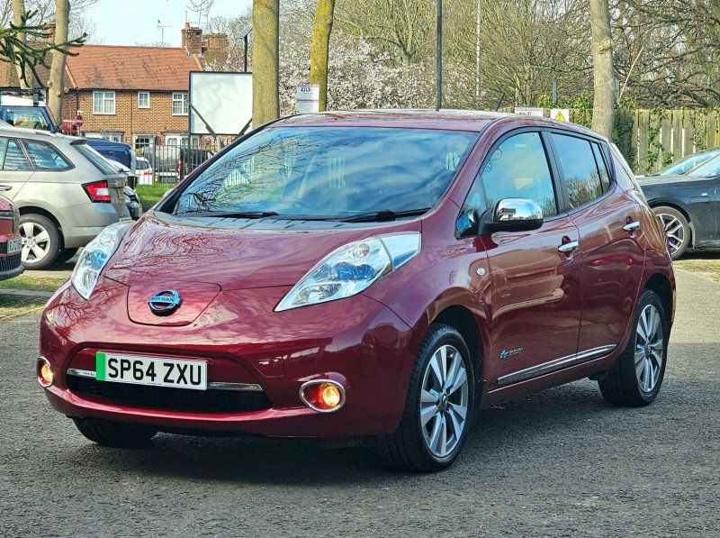 NISSAN LEAF