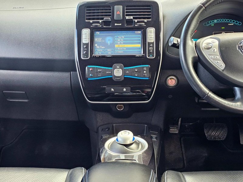 NISSAN LEAF