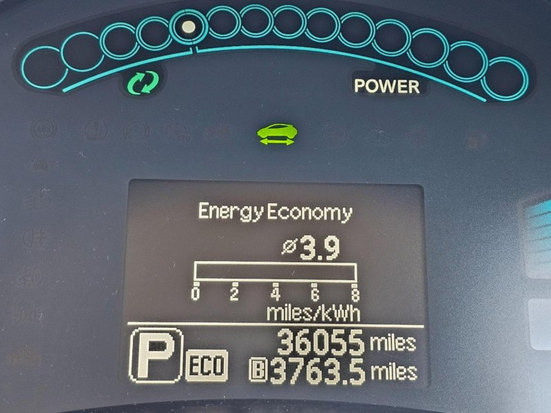 NISSAN LEAF
