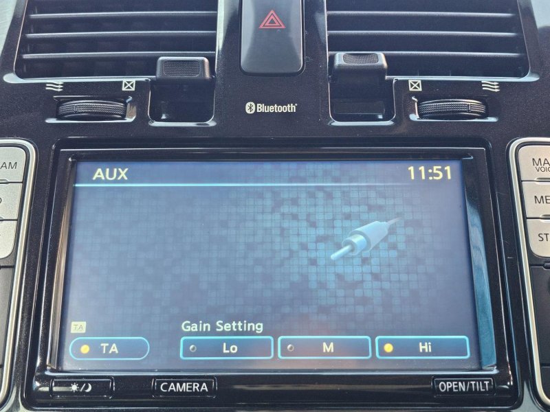 NISSAN LEAF