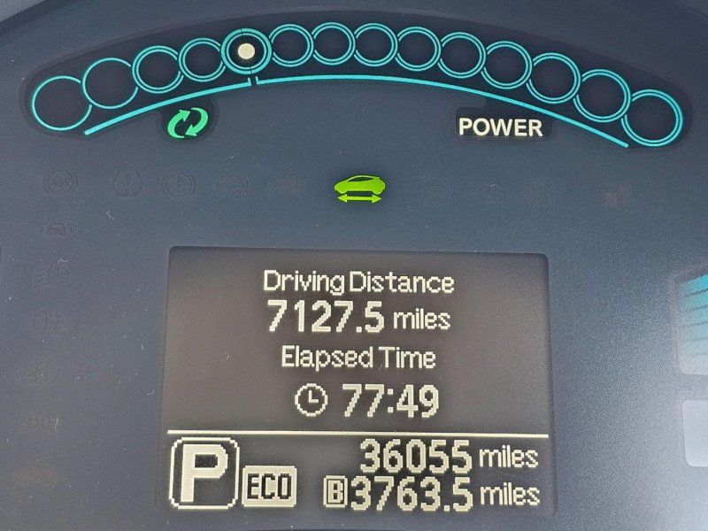 NISSAN LEAF