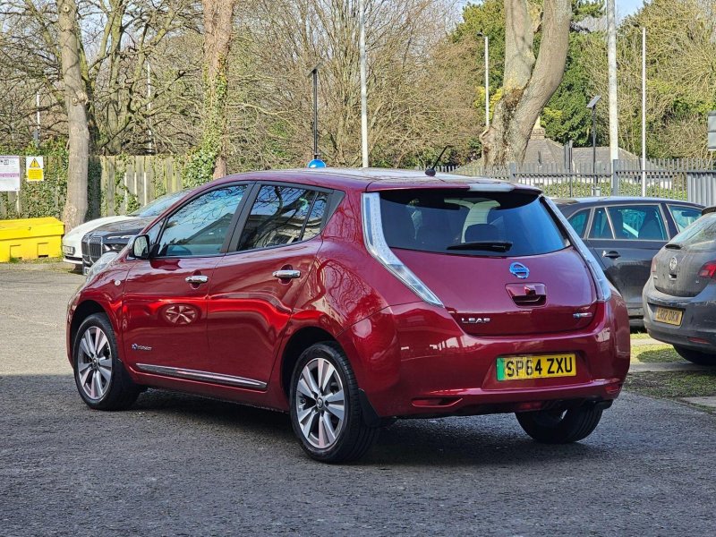 NISSAN LEAF