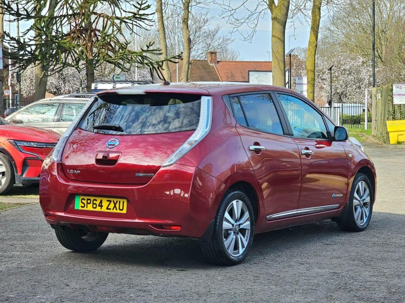 NISSAN LEAF