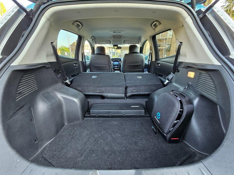 NISSAN LEAF