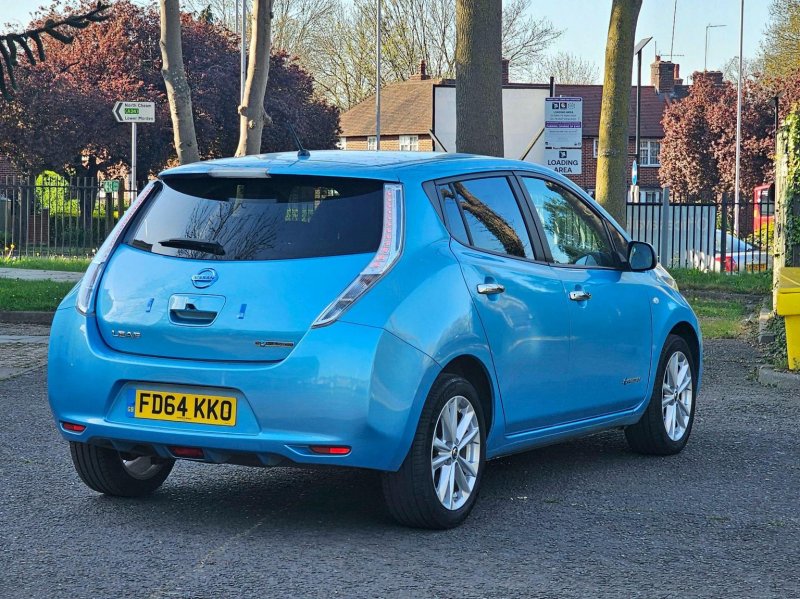 NISSAN LEAF