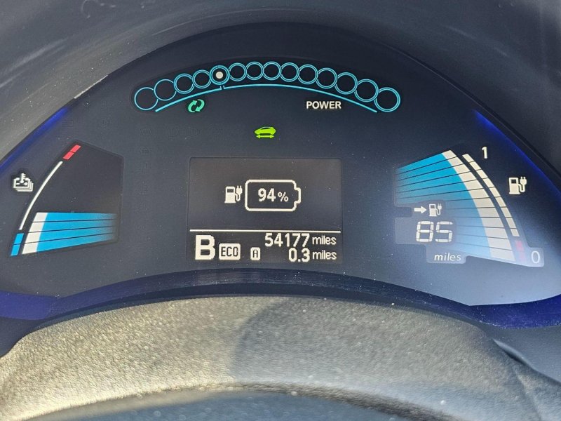 NISSAN LEAF