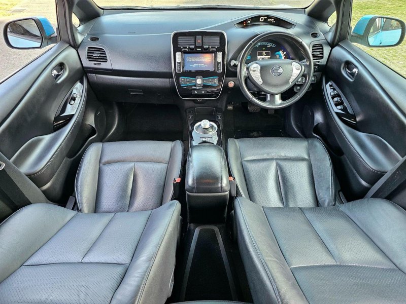 NISSAN LEAF