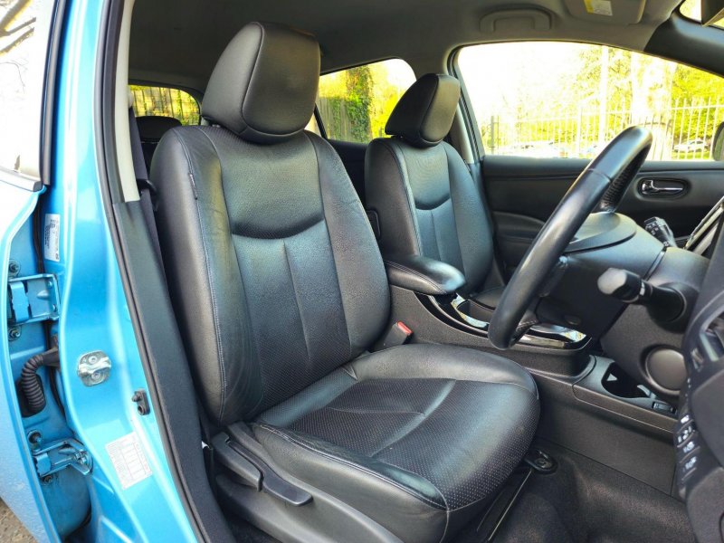 NISSAN LEAF
