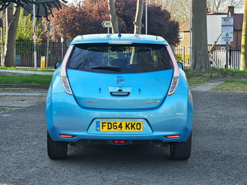 NISSAN LEAF