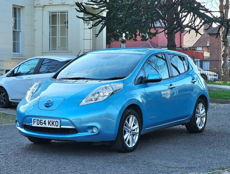 NISSAN LEAF