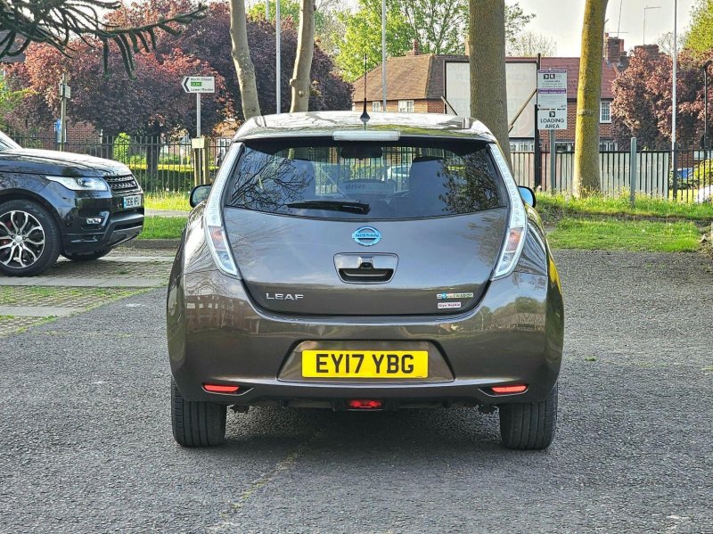 NISSAN LEAF