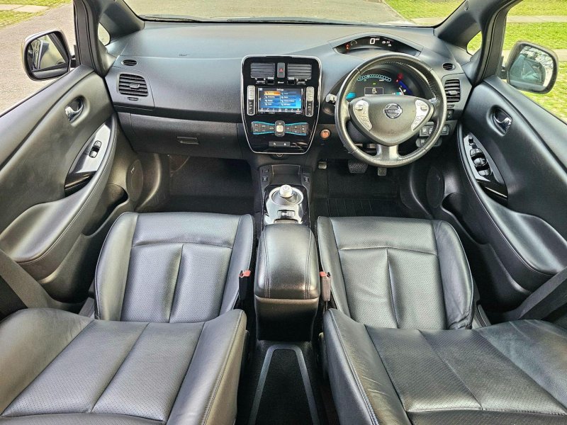 NISSAN LEAF
