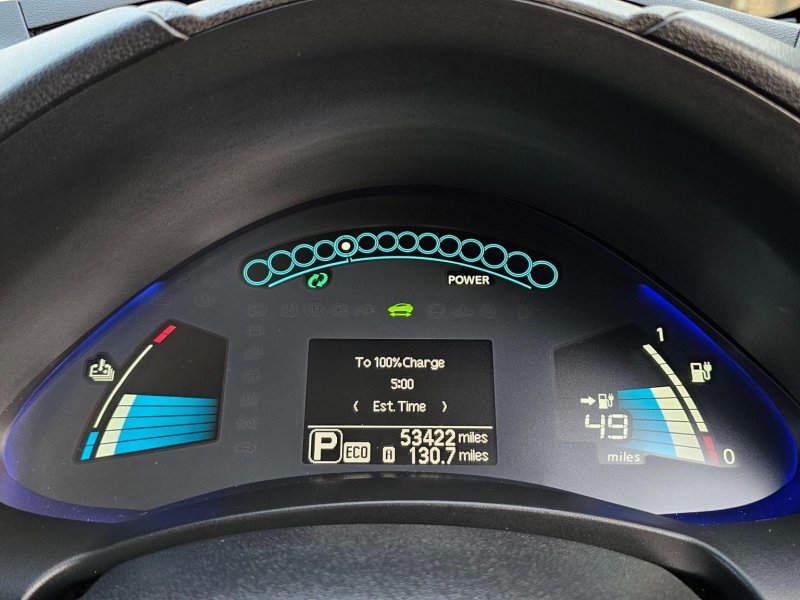 NISSAN LEAF