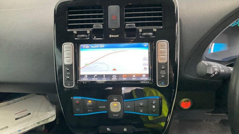 NISSAN LEAF