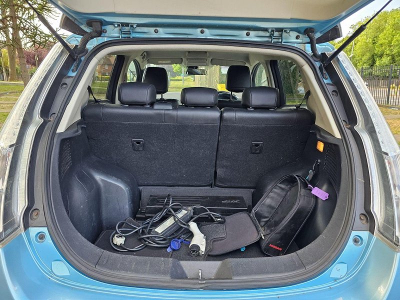 NISSAN LEAF