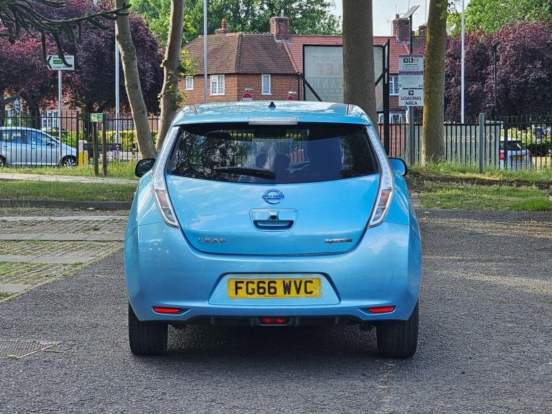 NISSAN LEAF
