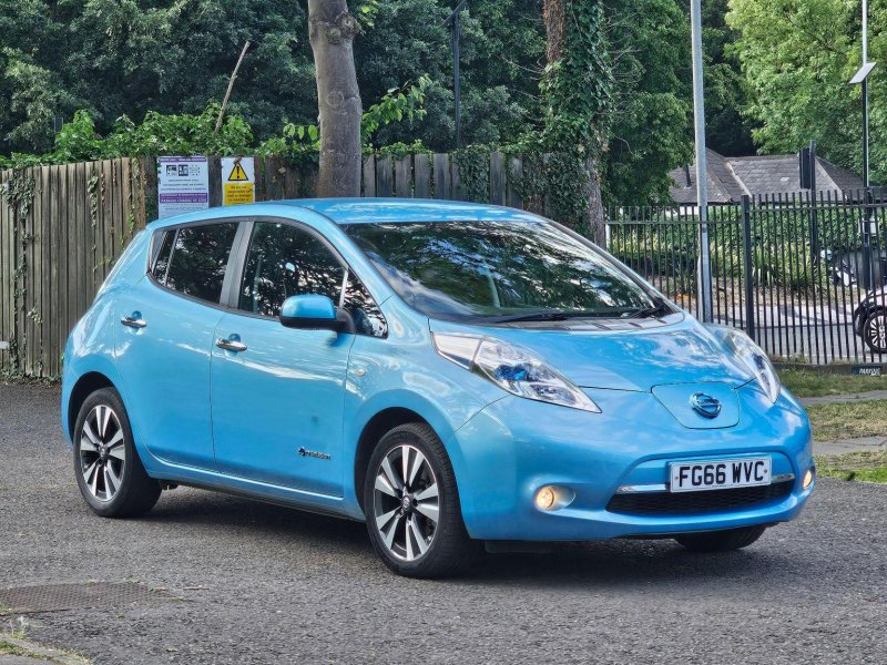 NISSAN LEAF