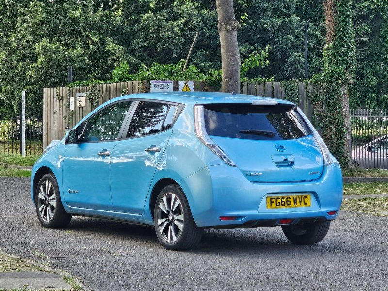 NISSAN LEAF