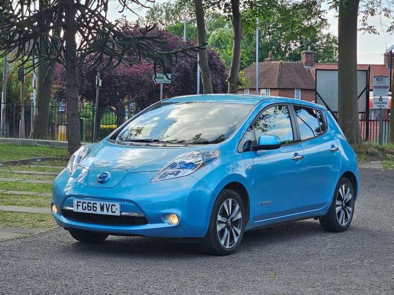 NISSAN LEAF