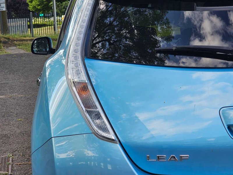 NISSAN LEAF