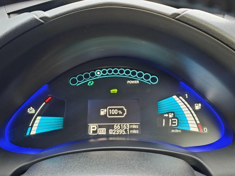 NISSAN LEAF