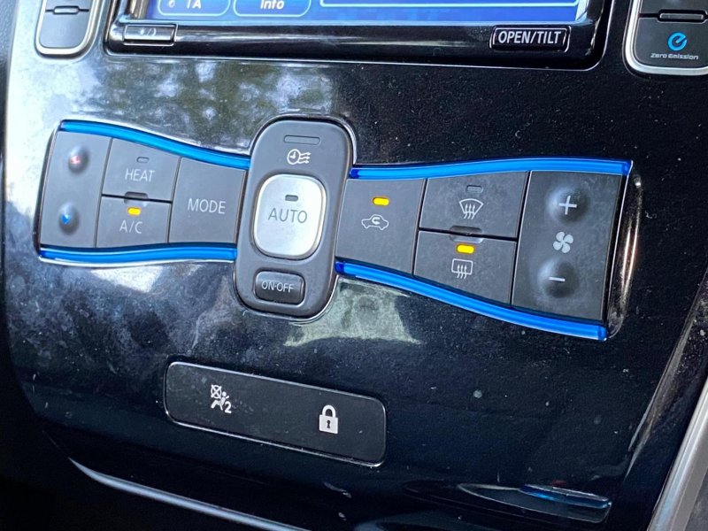 NISSAN LEAF