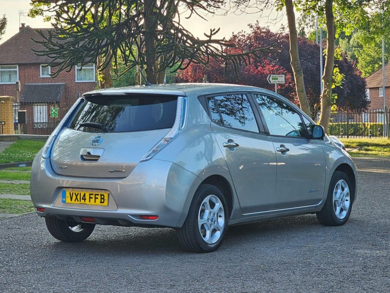 NISSAN LEAF