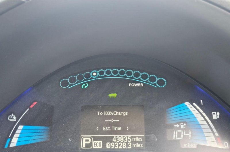 NISSAN LEAF