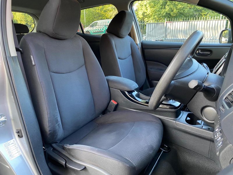 NISSAN LEAF