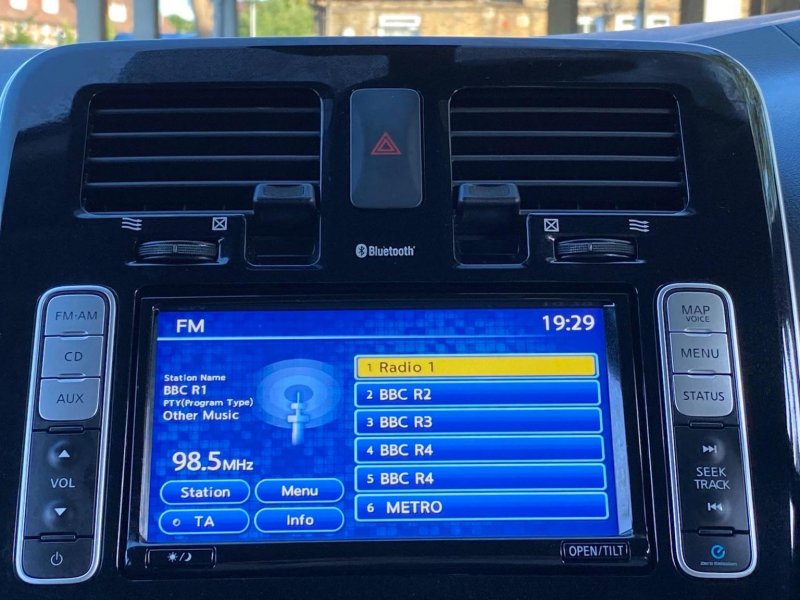 NISSAN LEAF
