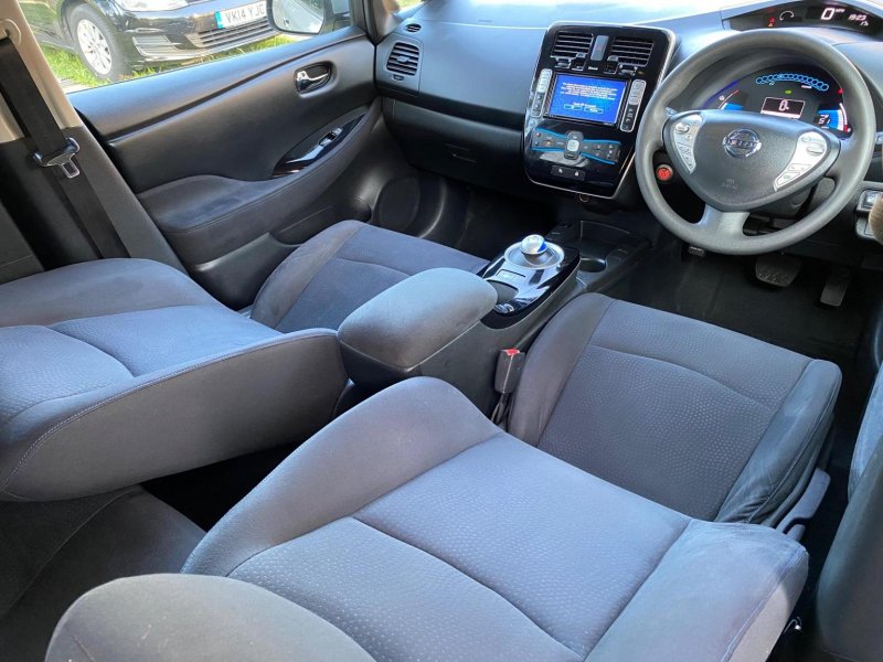 NISSAN LEAF