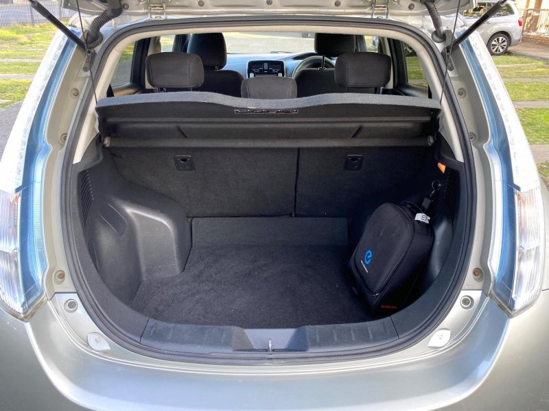 NISSAN LEAF