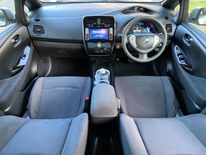 NISSAN LEAF