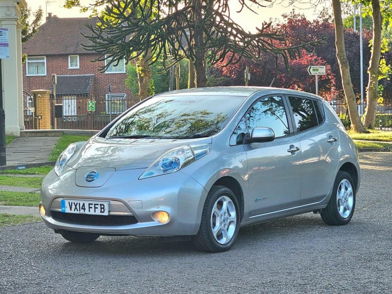 NISSAN LEAF