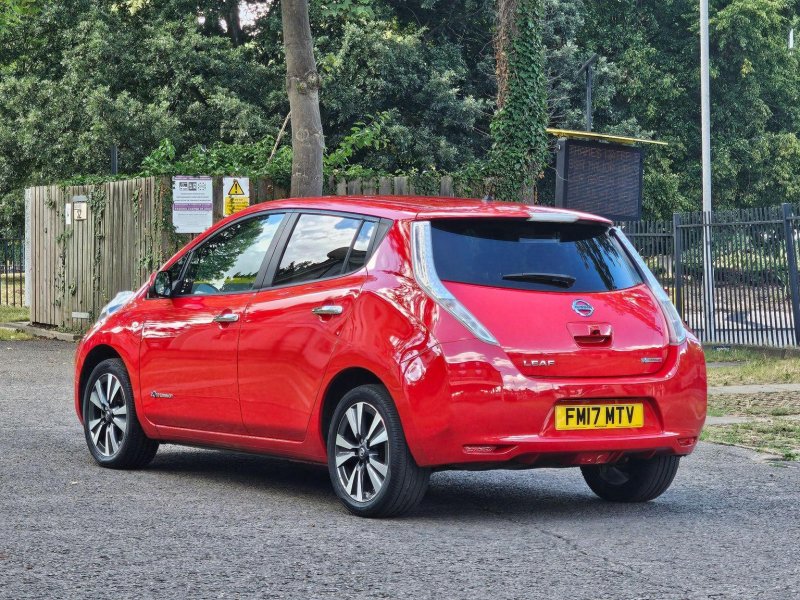 NISSAN LEAF