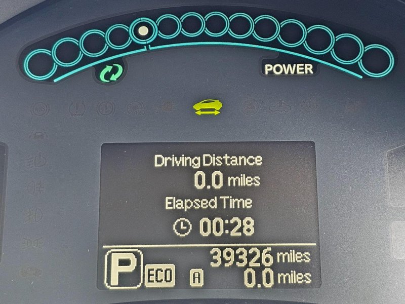 NISSAN LEAF